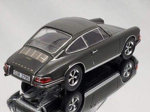 Schuco Porsche 911 S Cupé 1970 Le Mans Película Steve McQueen Dicast Modelo Coche 1:43 - Imagen 5 de 11