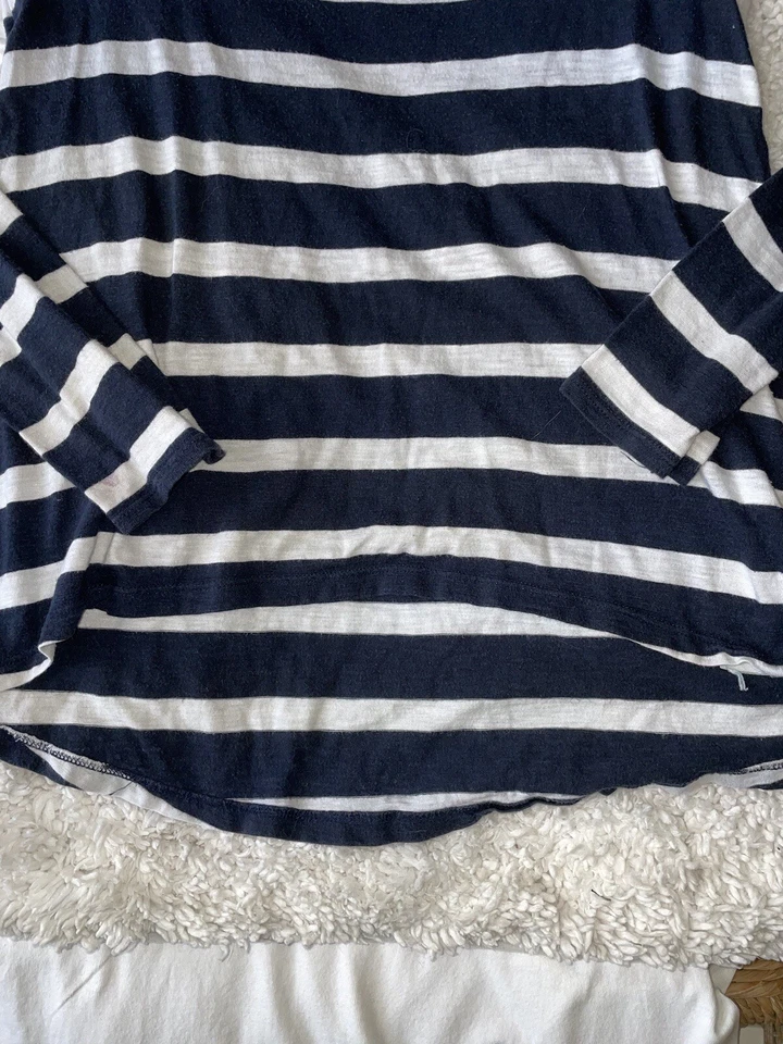Abercrombie Niños Niñas Talla Top XL azul marino y blanco a rayas cuello redondo. Suave Foto 4 de 4