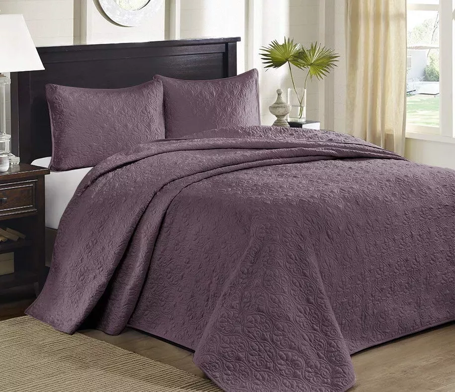 PURPLE 3pc King / Cal King 120x118 BEDSPREAD XXL SET : MEDALLION QUILT  MATELASSE