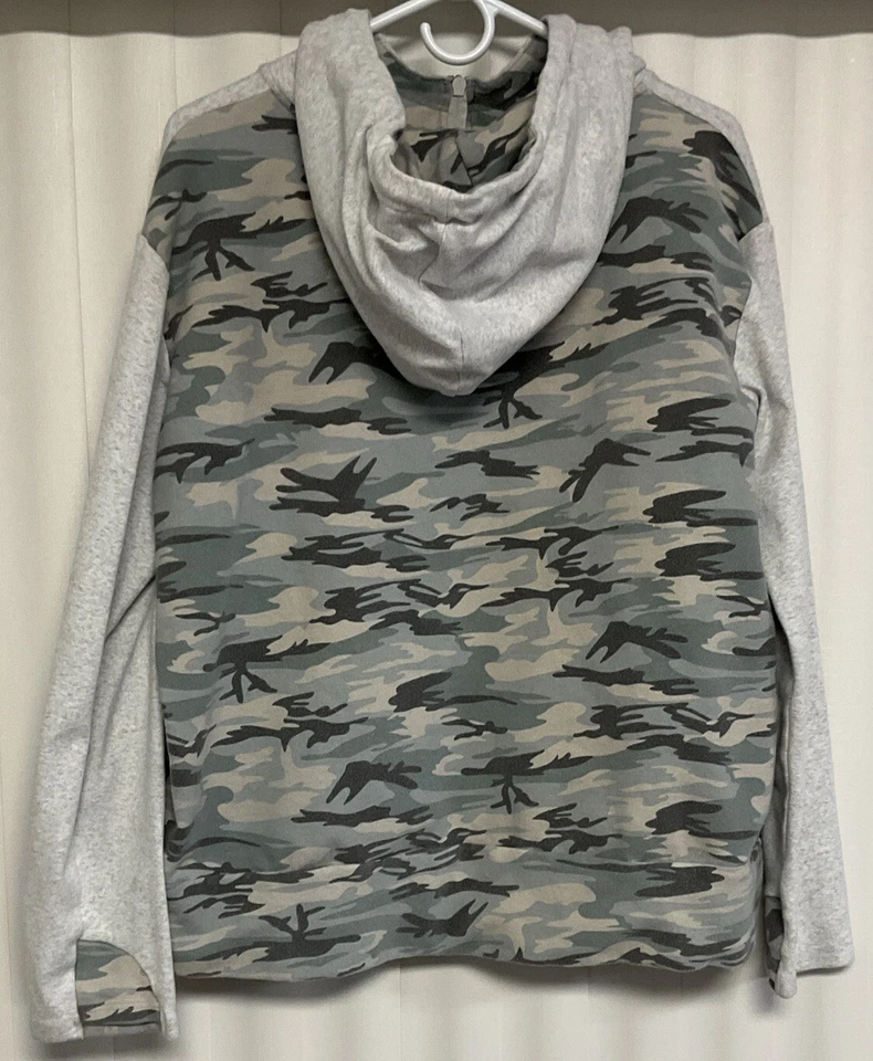 & Avenue 1/4 Zip Pull Over Hoodie Women’s 3XL. 9009B - Image 2 of 3