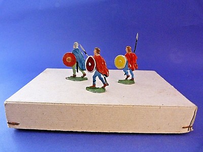 Plats d'étain - flat tin - Zinnfiguren - 20 guerriers germains (L4) Teutoburger