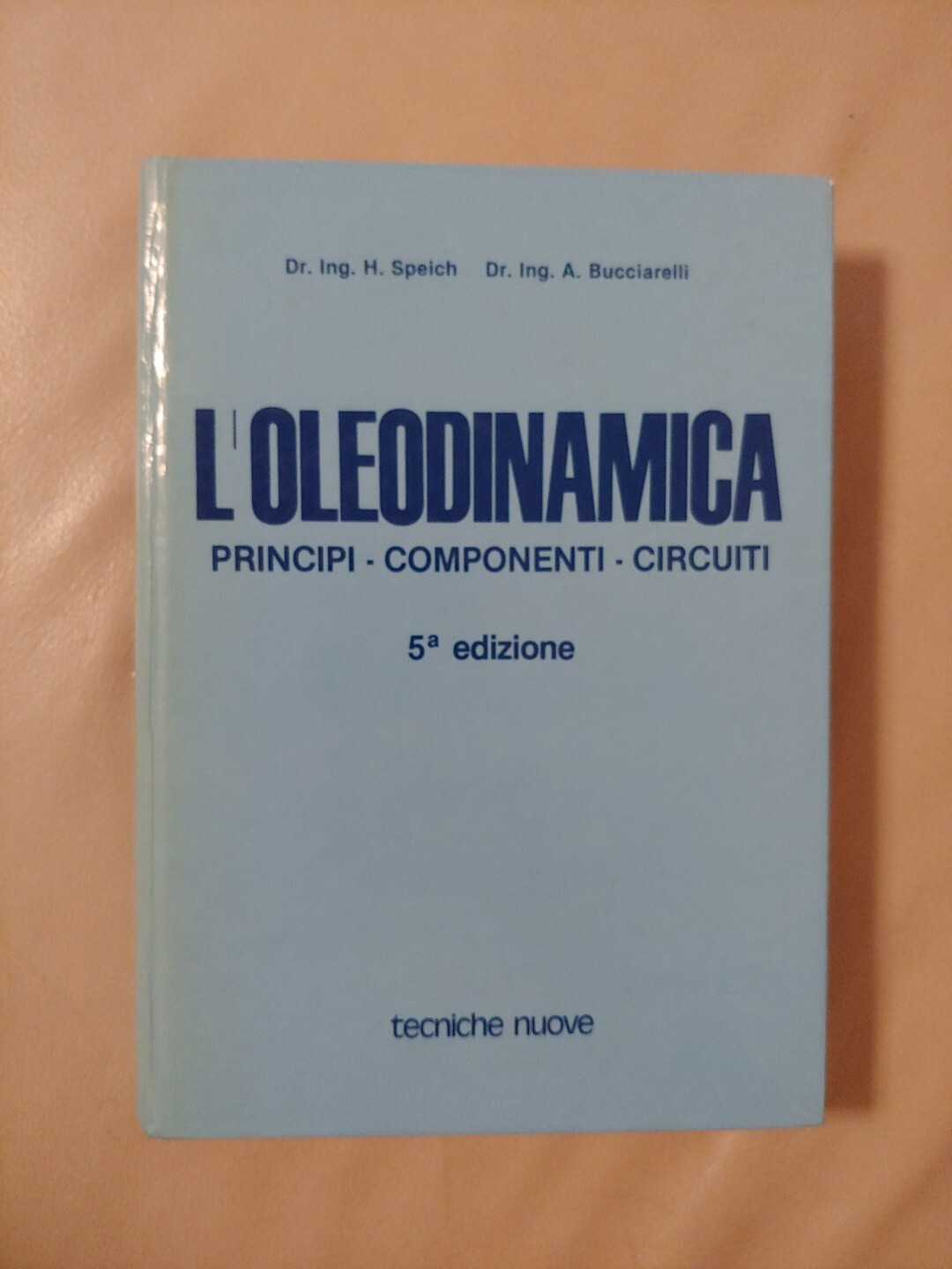 Foto 1 di 16