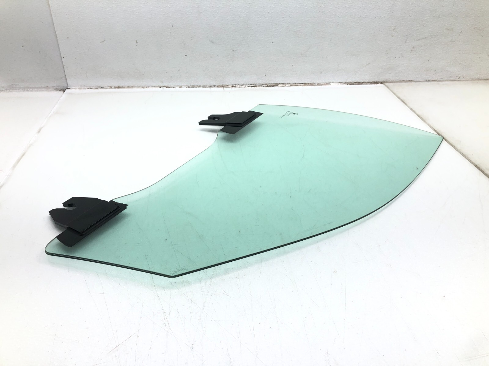 2017-2024 MASERATI LEVANTE RIGHT PASSENGER FRONT DOOR WINDOW GLASS OEM #NOTES