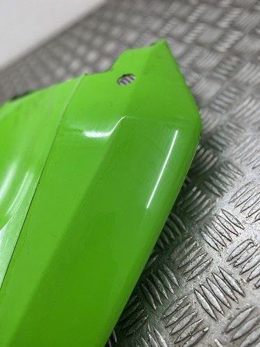 Kawasaki ZX10R 2005 rear tail piece fairing panel (damaged )2004 - 2005 - Picture 13 of 24