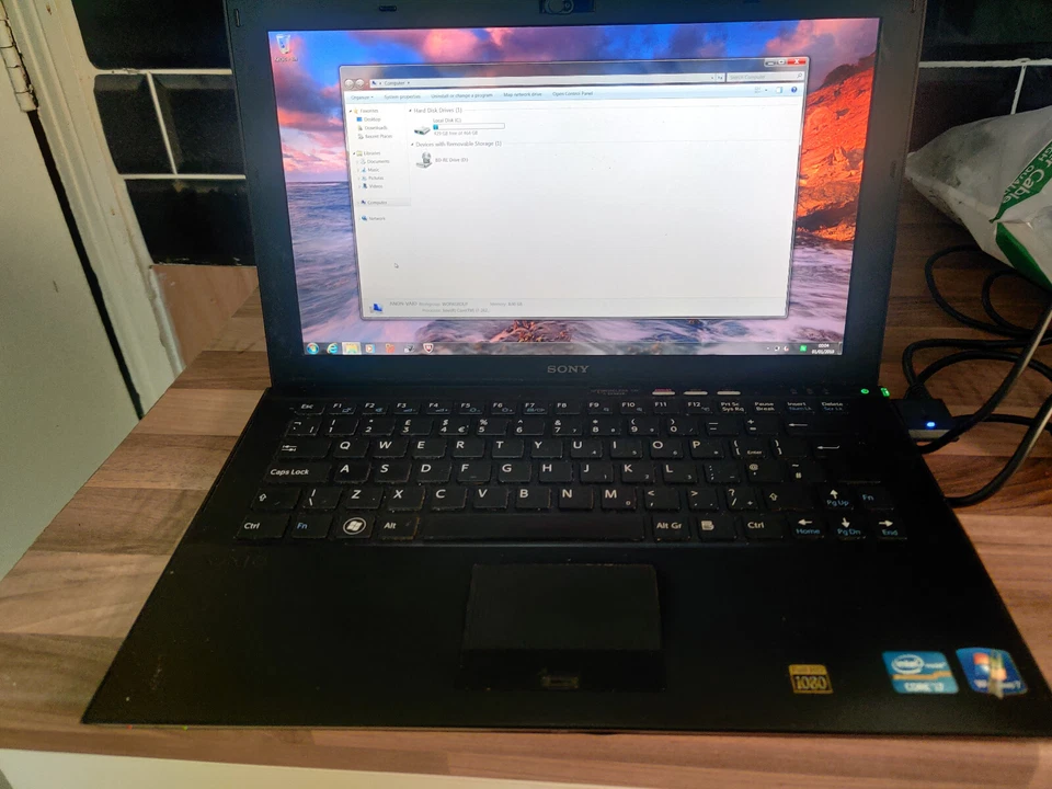 Sony VAIO VPCSB 13.3" Laptop, Intel i7 AMD Radeon GPU 400GB   Bluray Burner Driv - Image 2 of 4