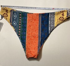 Zaful Bikini Bottom Women  s Size 8 Waist Is 15  Across