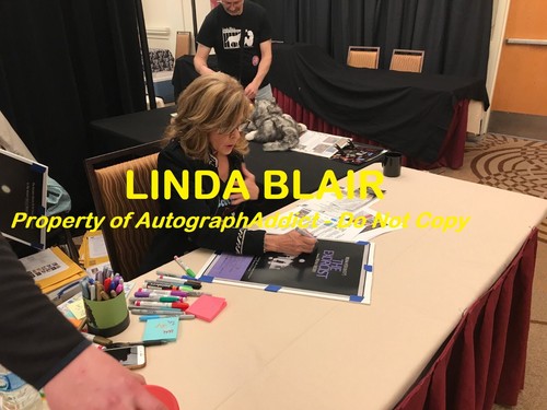 LINDA BLAIR signed 12x18 photo BECKETT COA - THE EXORCIST - Beckett COA - Picture 2 of 3