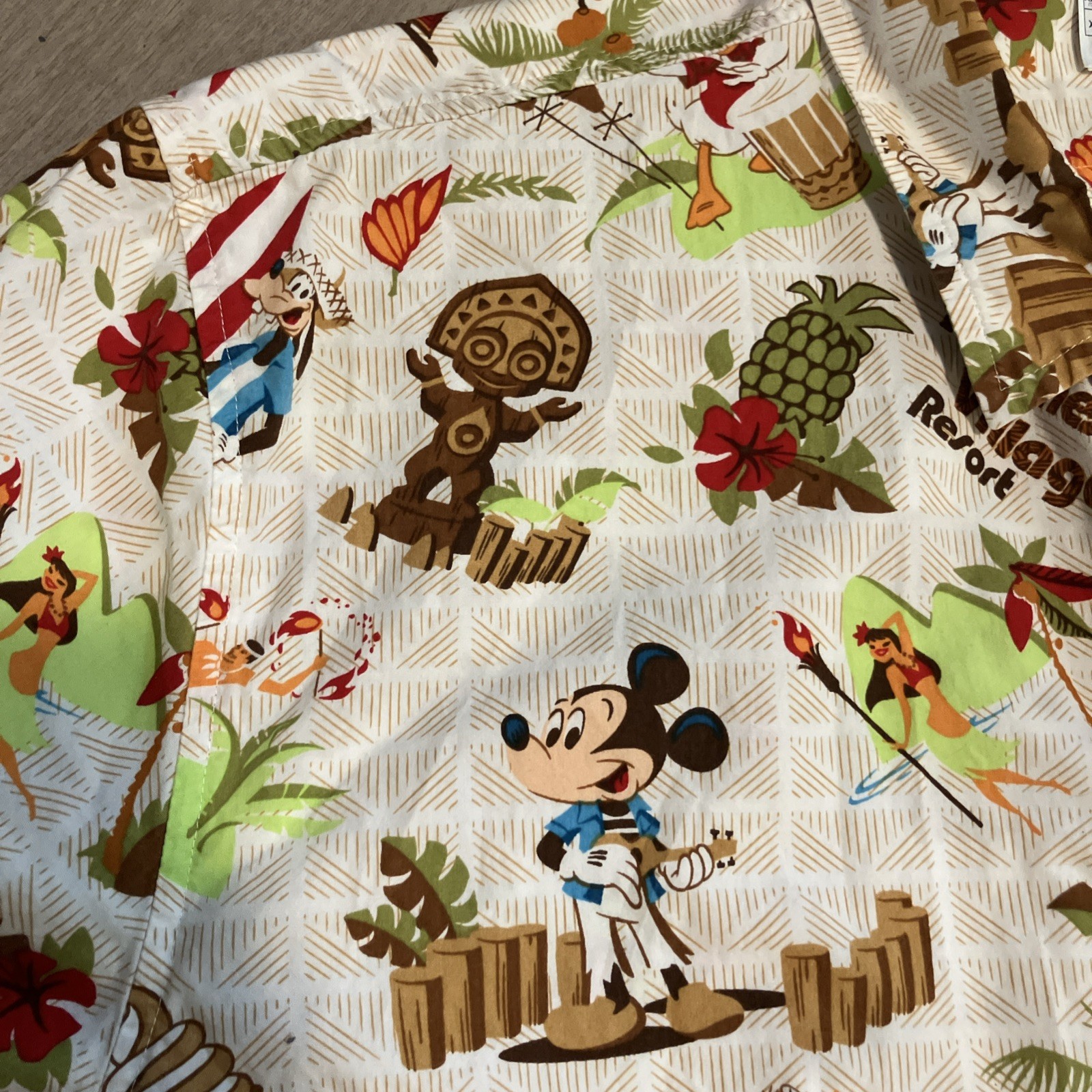 Disney Hawaiian Mens Short Sleeve Shirt XXL Polynesian Village Resort Button Up image 4