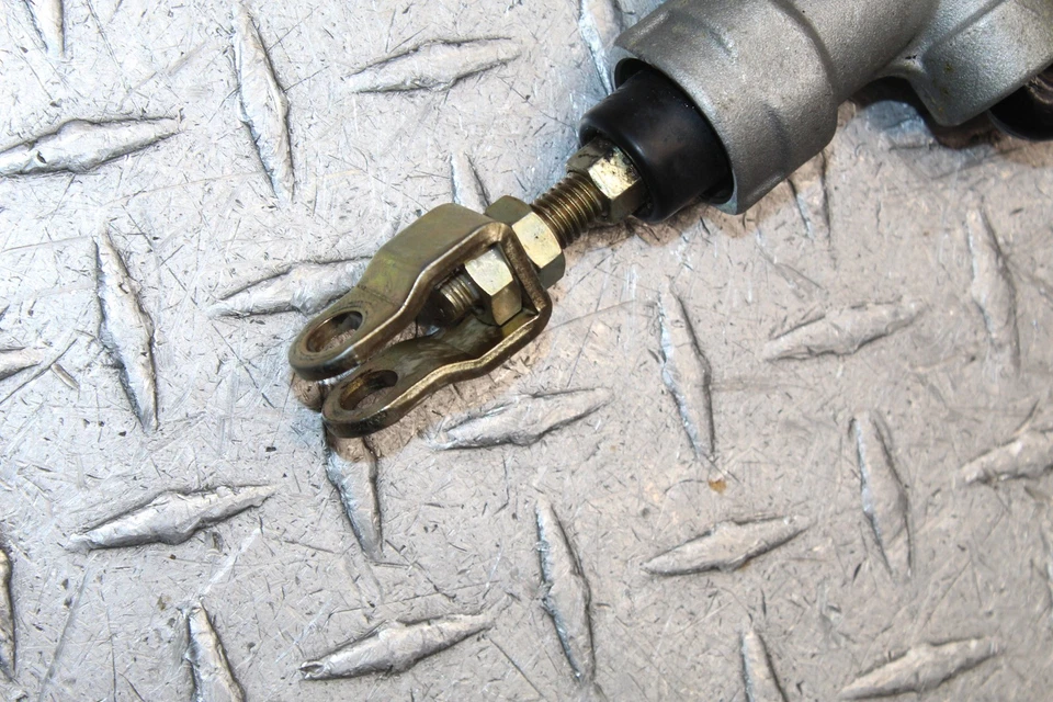 Kawasaki Ninja ZX10R ZX1000C 2005 freno trasero cilindro maestro con depósito Foto 2 de 4