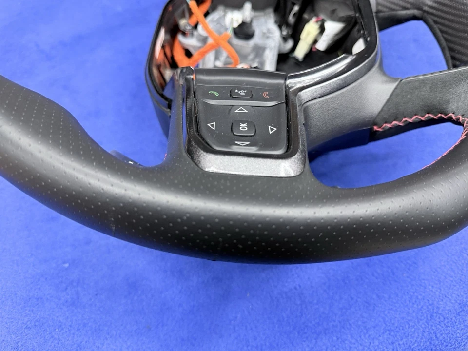 2021 - 2024 Ram 1500 TRX 原始设备制造商桨移加热方向盘红色针,碳 — 第 3/4 张图片