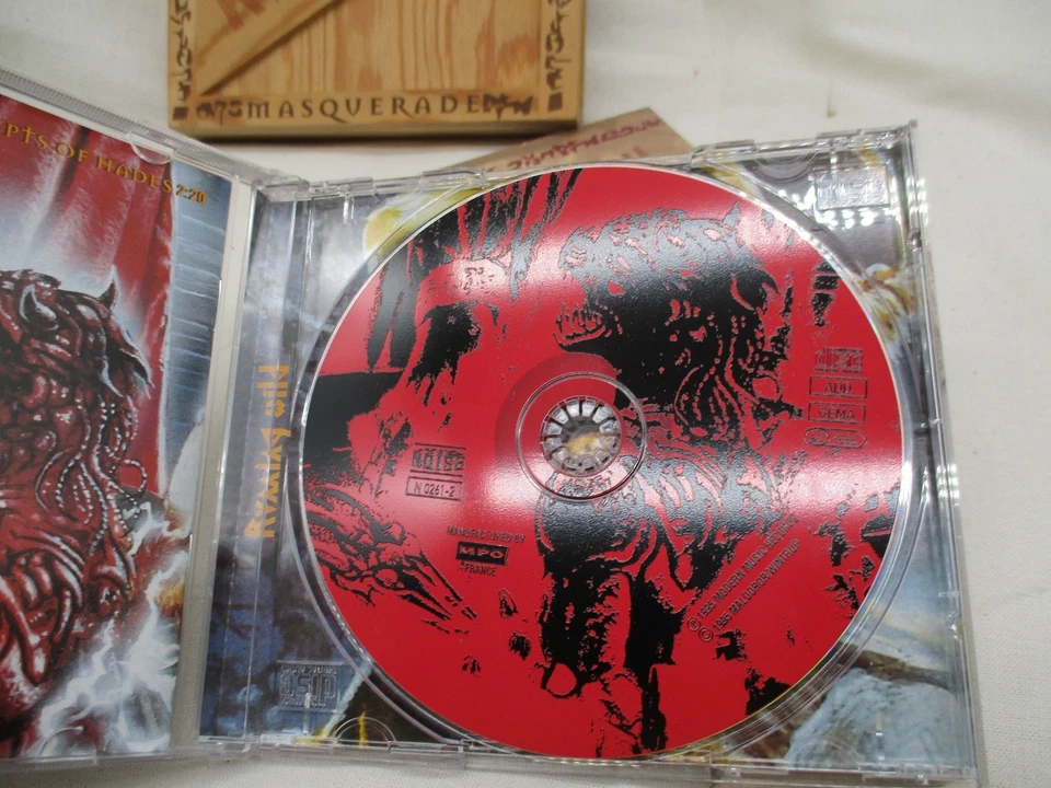 CD – Album - Running Wild „Masquerade N 0261-9“ – mit Holz Box - limited Edition - Bild 2 von 2
