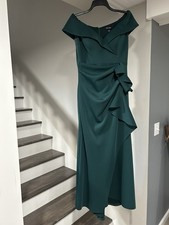Xscape Green Off Shoulder Ruffle Bow Gown Long Formal Dress Size 12 Women.