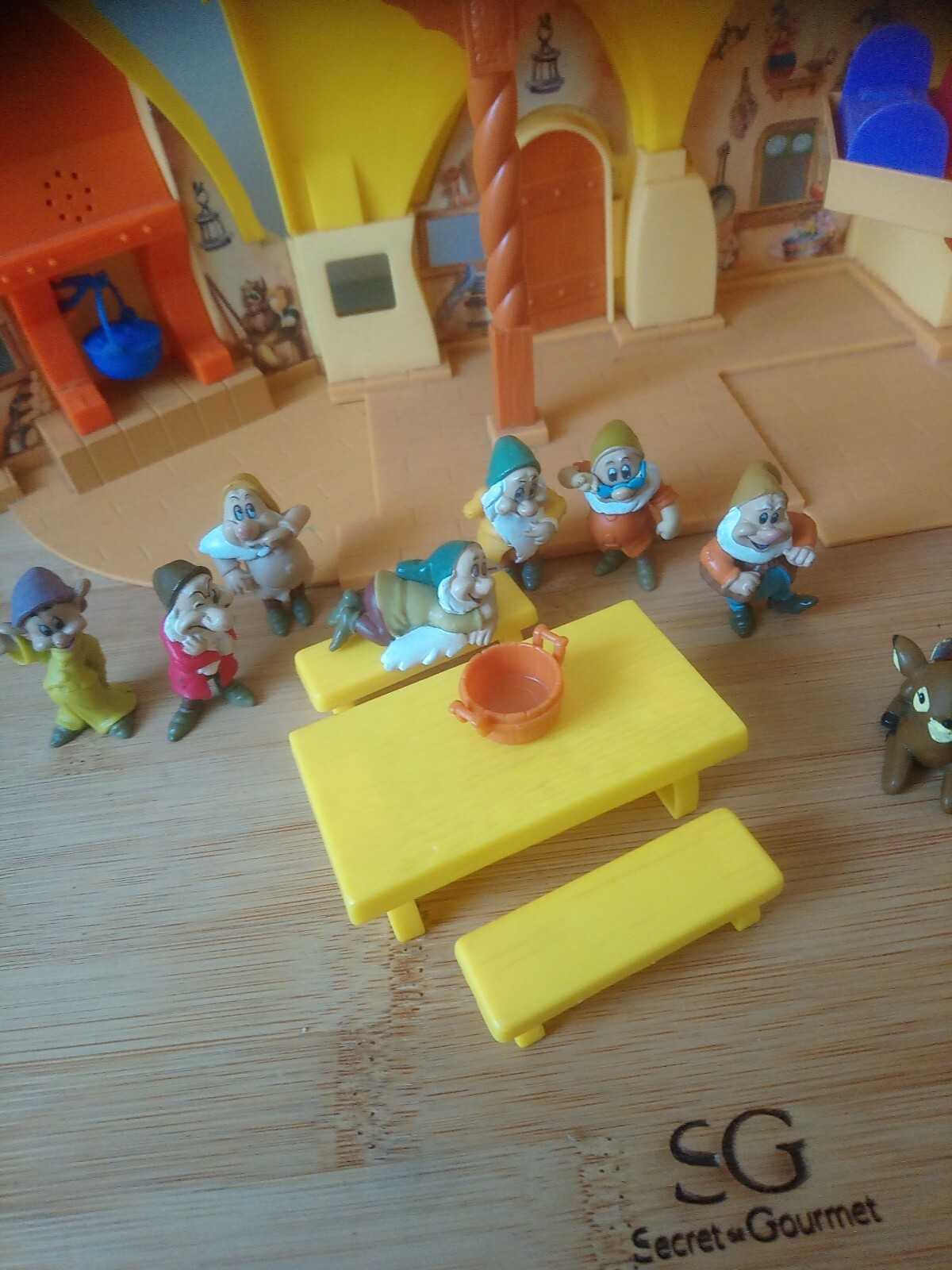 Picture 2 of 9