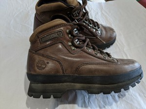 walking boots size 5.5