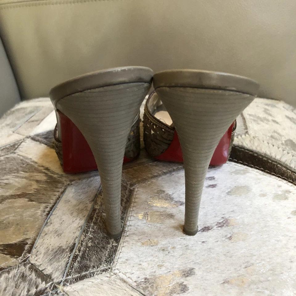 CHRISTIAN LOUBOUTIN PAMPAS SÚPER LINDAS MULAS DE TACÓN ALTO ¡MUY SEXY!  ZAPATOS Talla 39 Foto 2 de 4