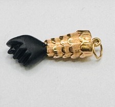Antico ciondolo amuleto oro 14 kt corallo nero "mano figa mano" R120