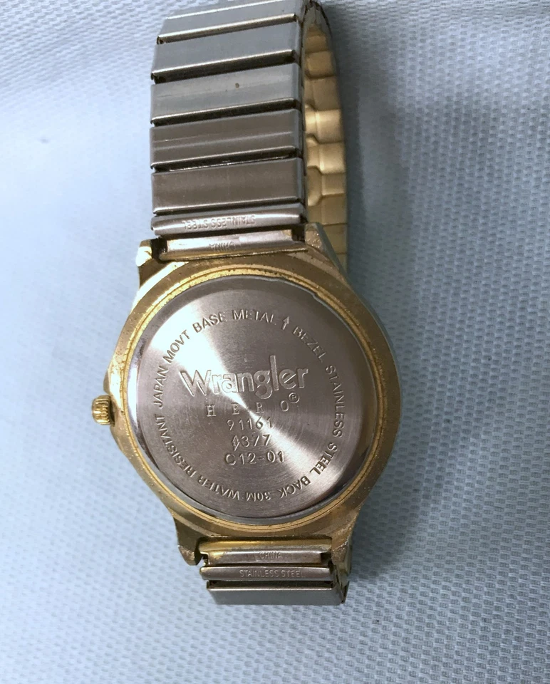 MEN'S WATCH Vintage Wrangler Gold Tone Day/Date Unique Hands w/Gold Numbers (A2) - Image 2 of 4