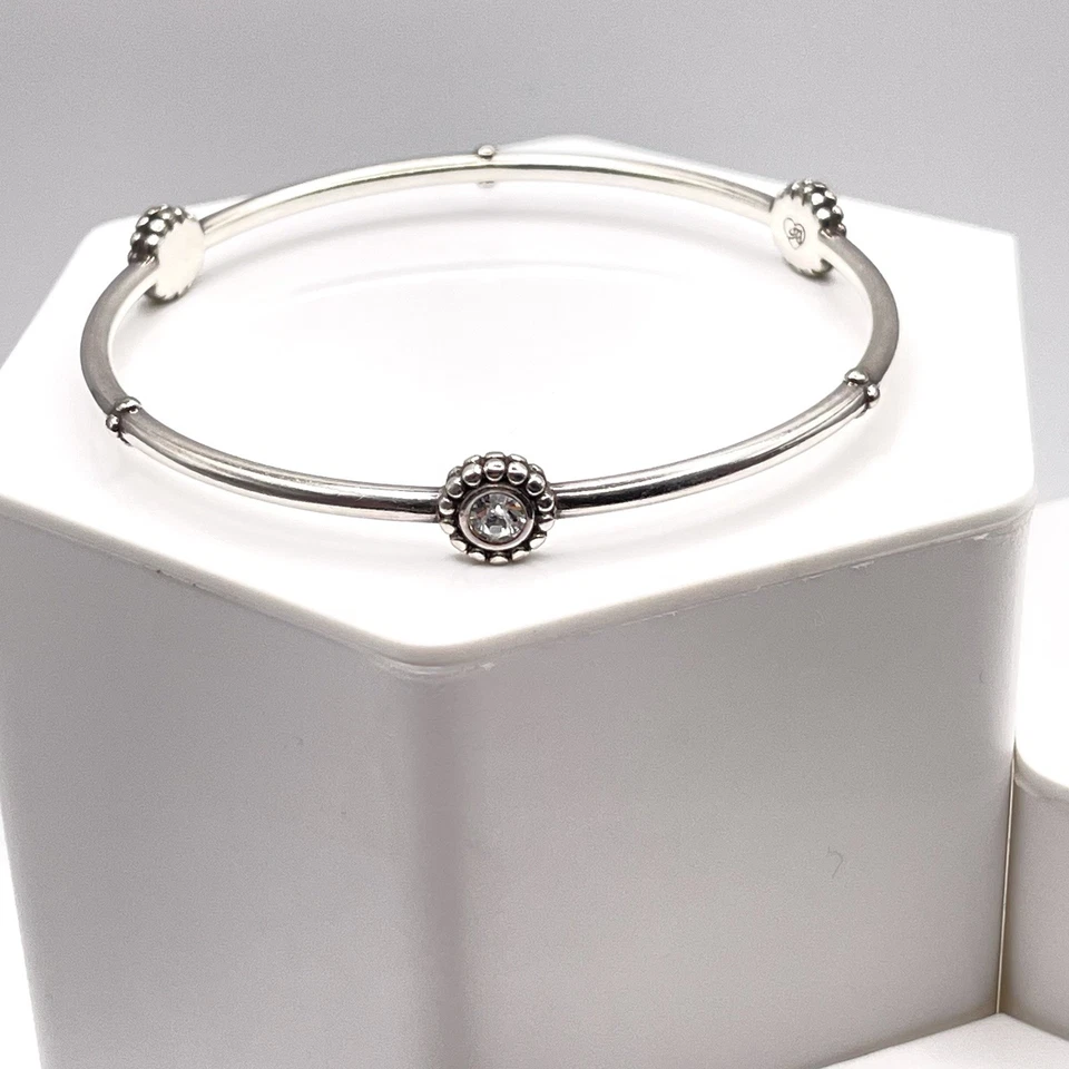 Brazalete Brighton Estación "Twinkle Round" Tono Plateado Transparente Cristales Swarovski Foto 4 de 4