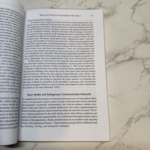 Francophone Cultures and Literatures Ser.: Francophone World : Cultural... - Foto 9 di 16