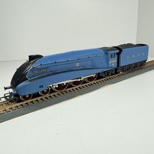 OO Scale Hornby R077 LNER Class A4 4-6-2 Mallard Steam Locomotive Blue