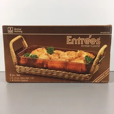 Anchor Hocking Entrees Amber Cuisine Utility Dish & Rattan Basket NOS 2-Pc Set