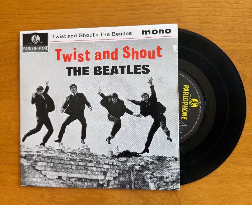 【レア美品！EPレコード】THE BEATLES Twist and Shout レア美品！EPレコード】THE BEATLES Twist and Shout RARE BEATLES