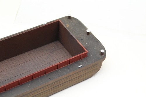 MODEL RIVER BARGE FOR BULK CARGO - EMPTY - OO GAUGE 1/76 SCALE - BLUE - F13 - Picture 4 of 15