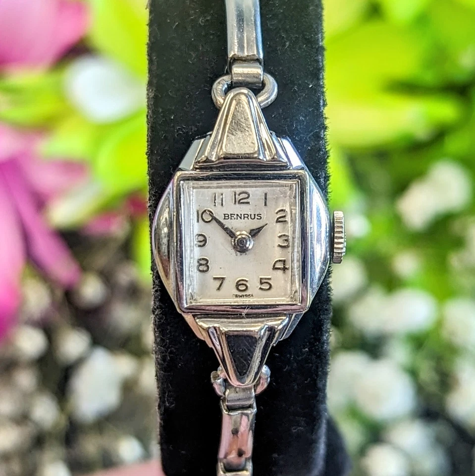 Reloj Damas BENRUS 17 Joyas Elegante Estuche y Asas y Pulsera Original Suiza De Colección Foto 2 de 4