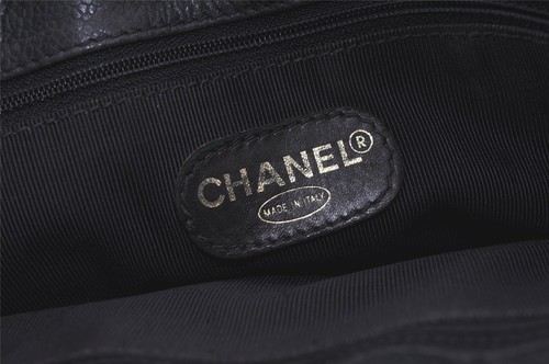 Autentica borsa a mano CHANEL in pelle con chiusura a mano a catena turnlock blu navy 8734L - Foto 16 di 23