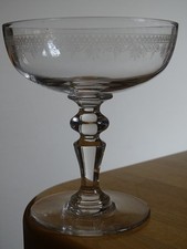 BACCARAT 1 ANCIENNE COUPE A CHAMPAGNE CRISTAL GRAVURE FRISE EMPIRE défaut