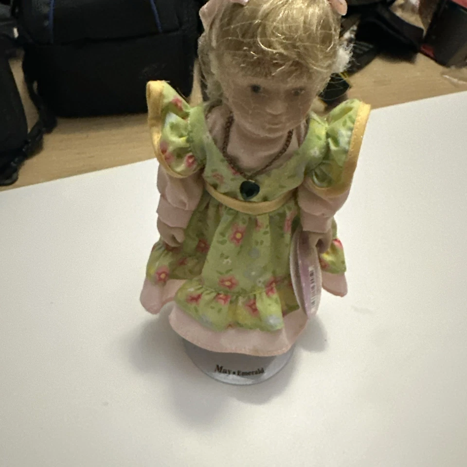 Russ每月瓷娃娃 - 五月 - "EMMIE" — 第 3/4 张图片