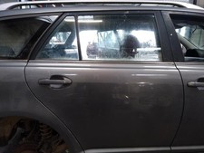 Porte arrière et accessoires Toyota AVENSIS