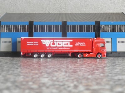 Herpa 1:87 - 713130 - DAF XF 106 SSC 5-achs Gardinenplanensattelzug - ''Vögel''