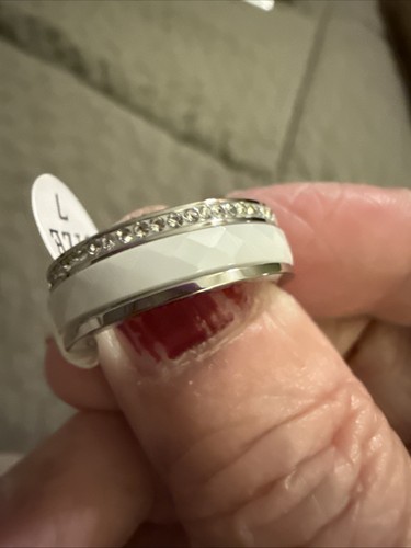 Beautiful White Titanium Size 7 Ring With Silver Rhinestones Around One Edge - Picture 10 of 10