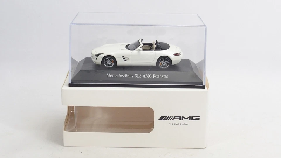 Minimax 1:43 - Mercedes Benz SLS AMG Roadster Resin in mysticweiß 2 OVP NEU