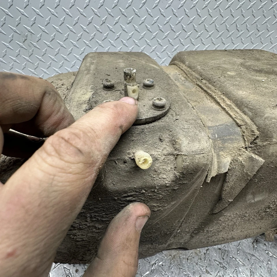 Yamaha Rhino 660 YXR 2004 tanque de gasolina con tapa Foto 3 de 4