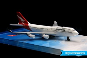 qantas plane toy