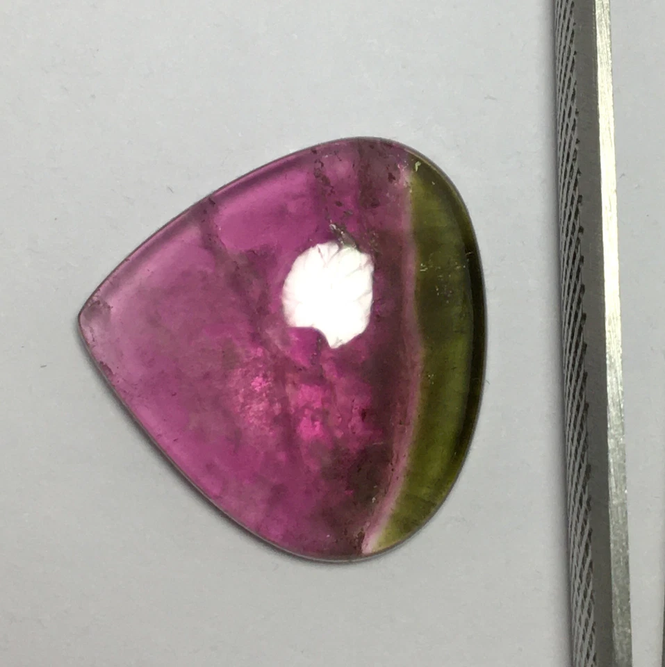 Beautiful bi color tourmaline cabochon gemstone natural heart 17.70 carat - Image 3 of 4