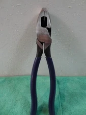 Klein Tools D213-9NETP - Lineman's Pliers 9" High Leverage Side Cutting Pliers