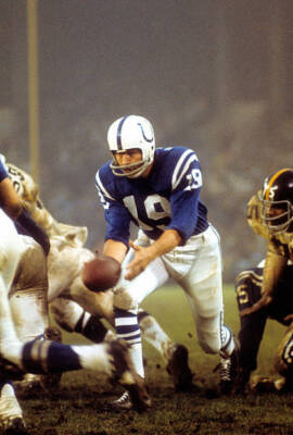 Quarterback Johnny Unitas Of The Baltimore Colts 1968 OLD FOOTBALL PHOTO 12