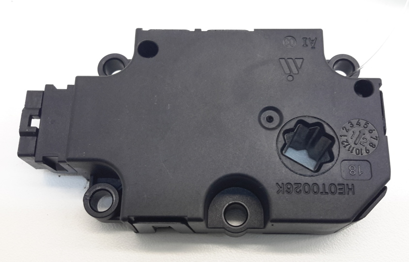 Neu MERCEDES-BENZ CLA C117 Servomotor Schrittmotor A2469064400 Original