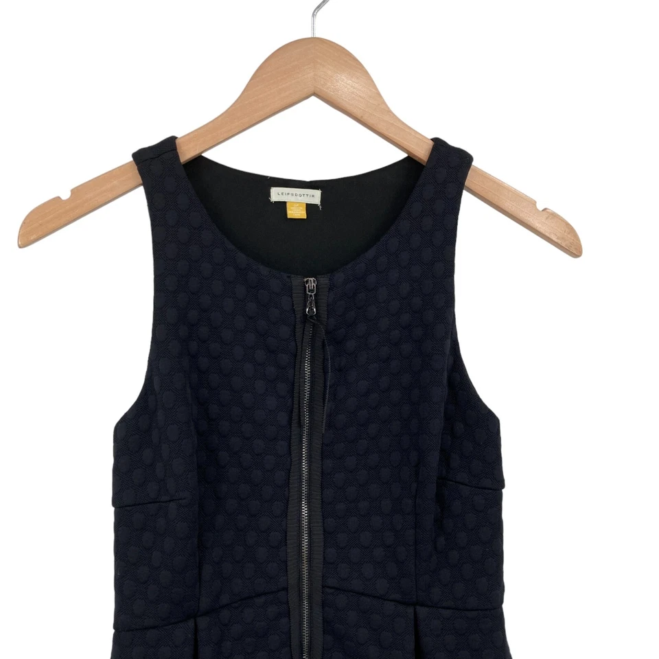 Vestido Leifsdottir Tonnelle para mujer Petite 0P negro lunares texturizado cremallera frontal Foto 3 de 4