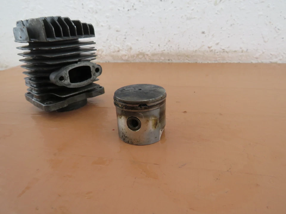 Tanaka ECS-290 Chainsaw OEM Cylinder & Piston - Image 4 of 4