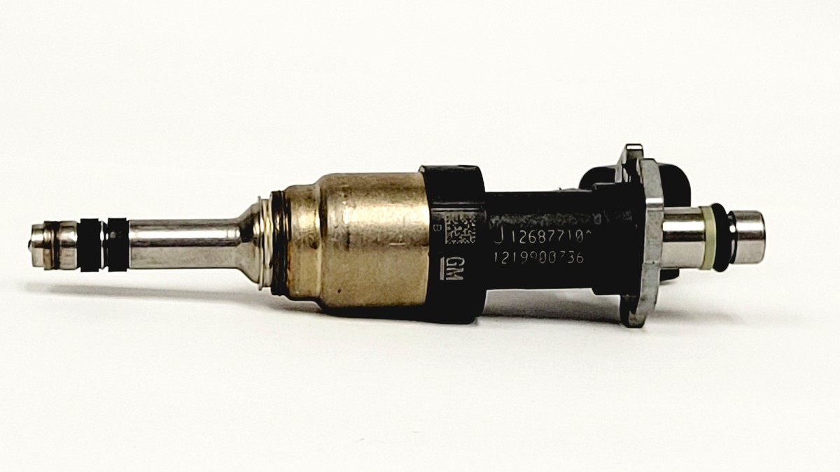 Delphi Fuel Injector 12677809 for Chevrolet Cadillac GMC Silverado