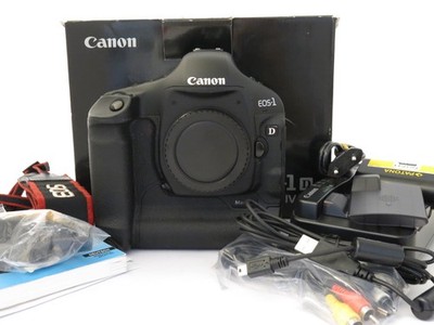 Canon EOS 1D Mark IV Digitalkamera  Gewährleistung 1 Jahr