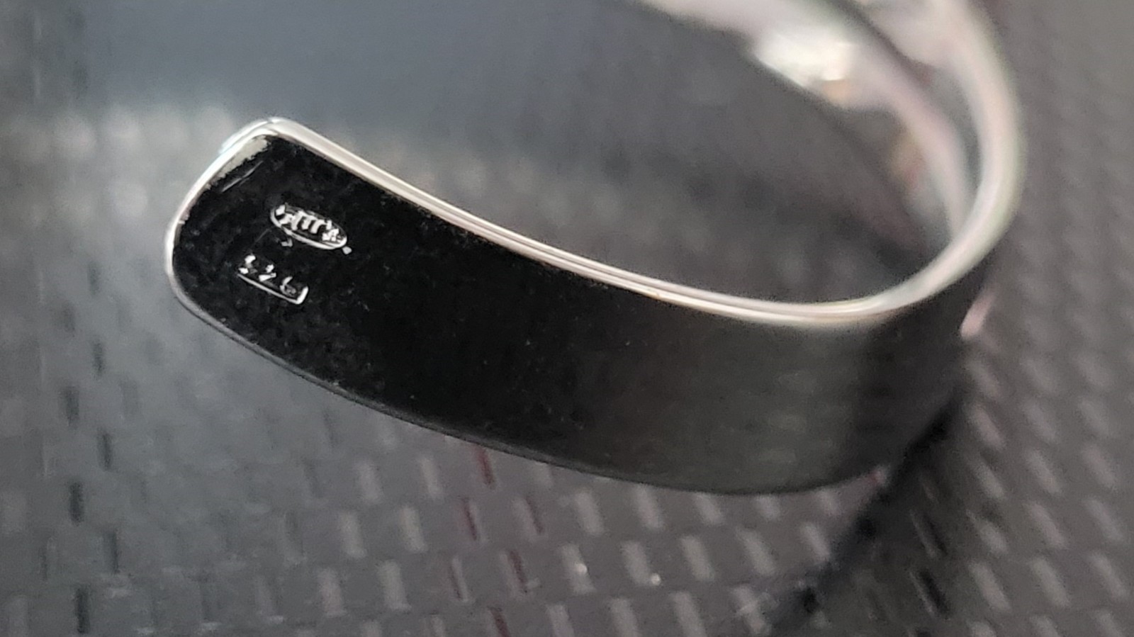 Solid Silver Bangle ..... (Ref. 641) - image 3