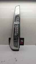 Feu arrière Nissan SERENA
