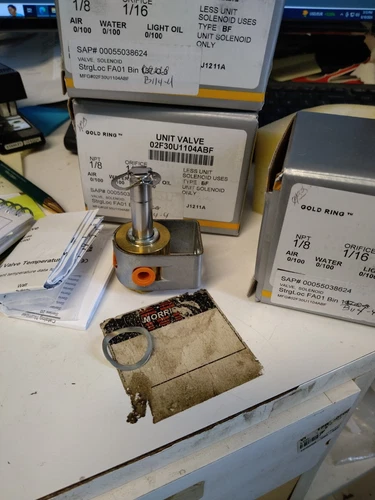 OEM Parker Hannifin Gold Ring 3-Way Solenoid Valve 02F30U1104ABF 1/8" NPT