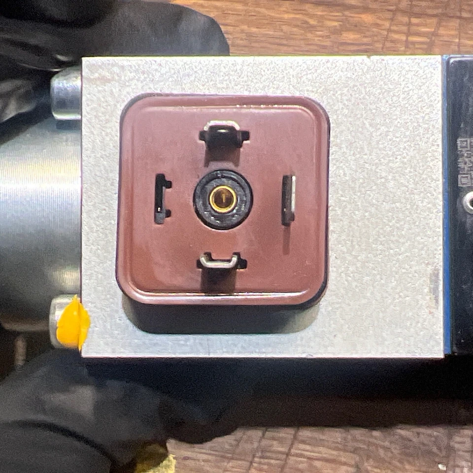 🔥Válvula de alivio de presión proporcional Rexroth DBETX-1X/250G24-8NZ4M 24VDC🇺🇸 Foto 3 de 4