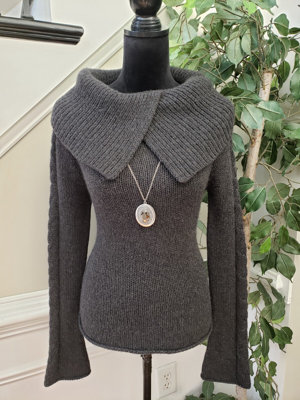 Women's Gray Solid Knit Polyester Pullover Cowl N… - image 9